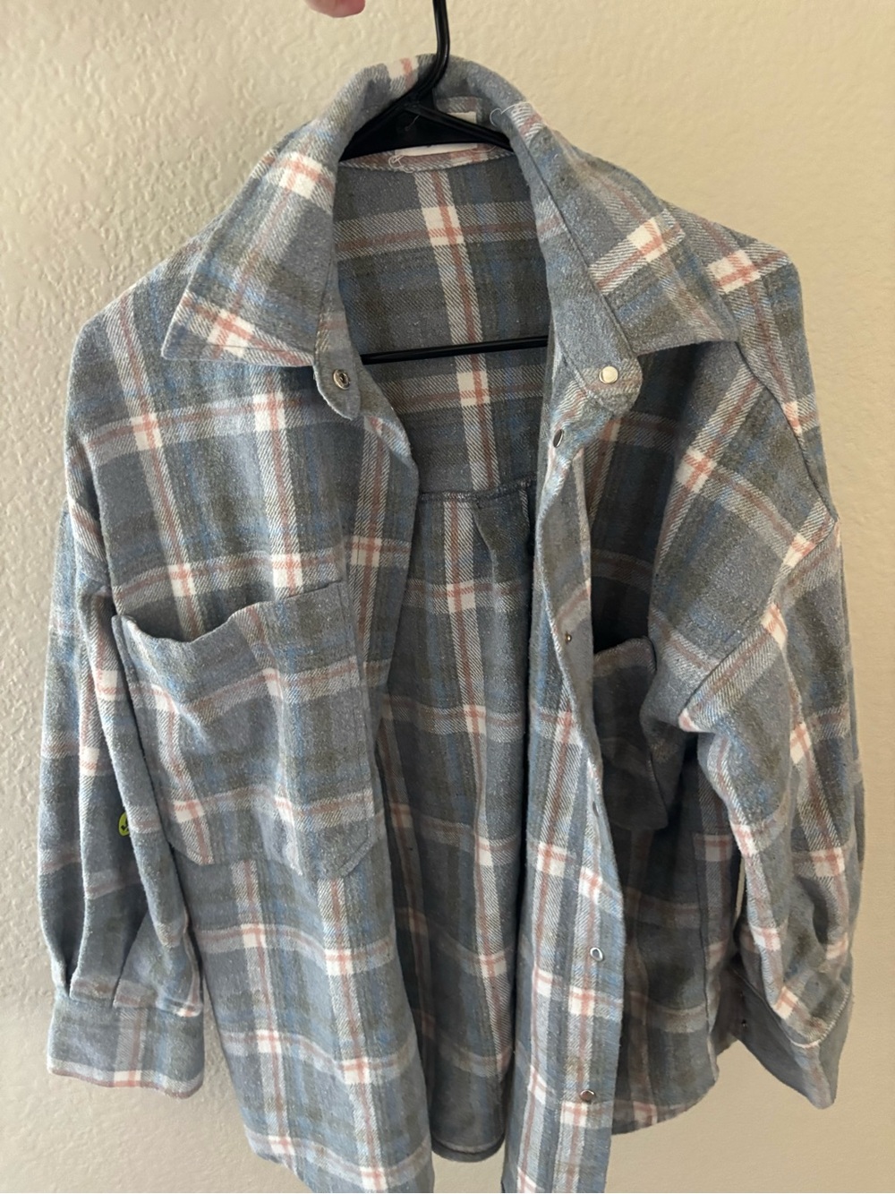 Women’s Gray Plaid Button-Down Shirt Jacket - Casual Layering Shirt - Picture 1 of 3